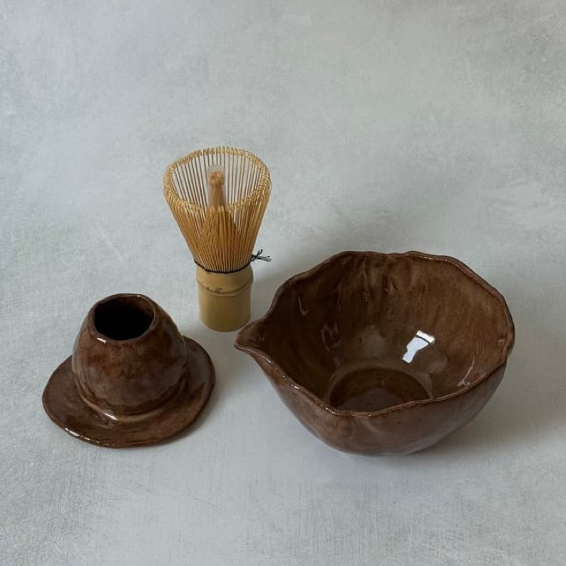 Fabriquer un bol verseur et un porte-fouet à matcha